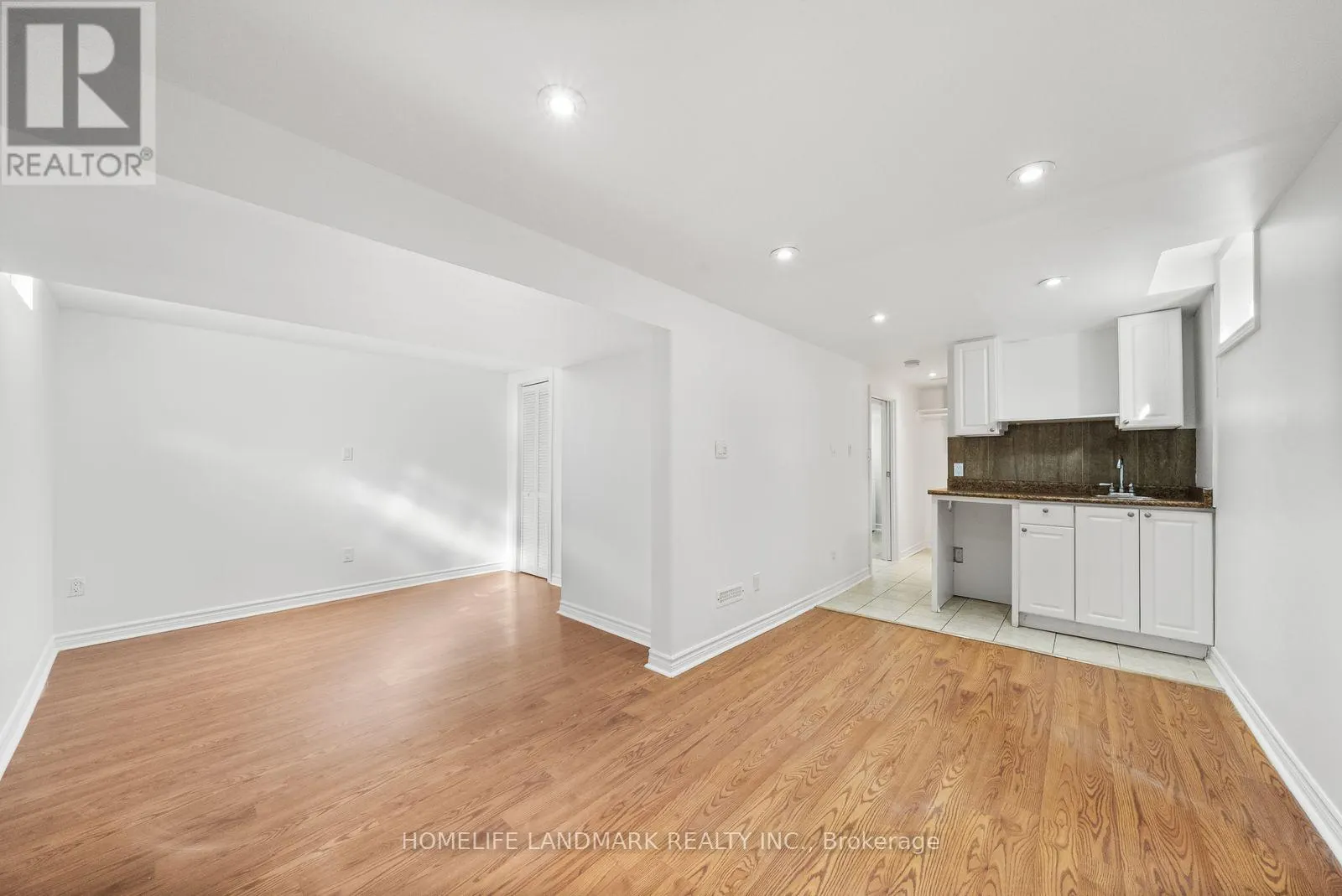 39 D'AMBROSIO DRIVE