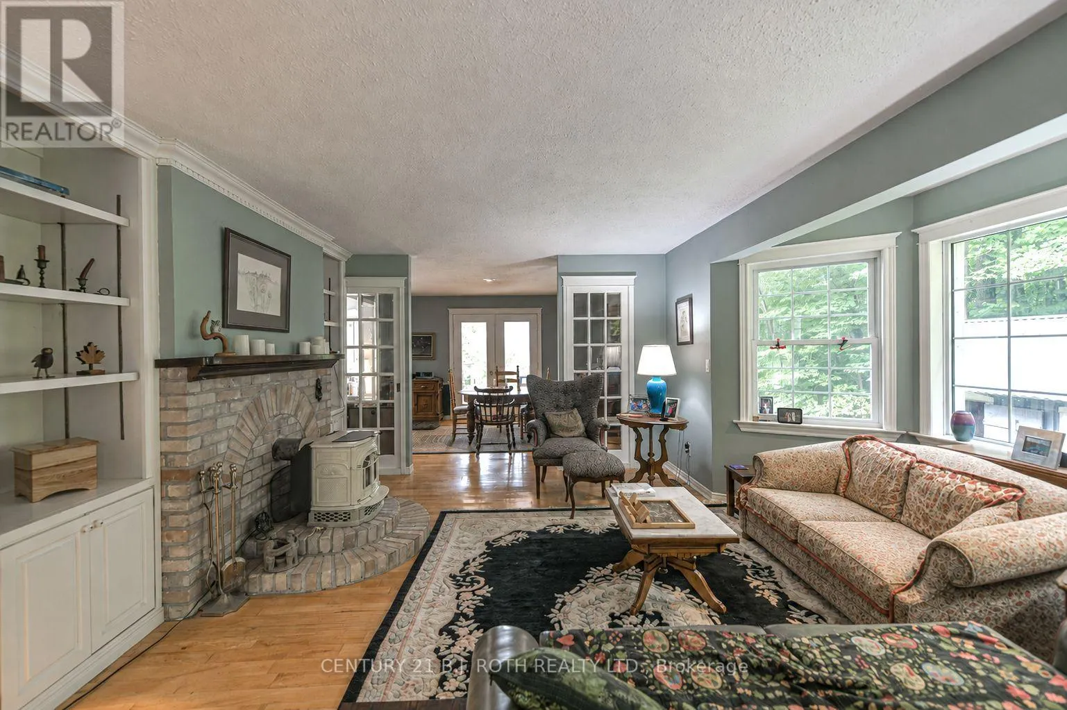 652 WARMINSTER SIDE ROAD