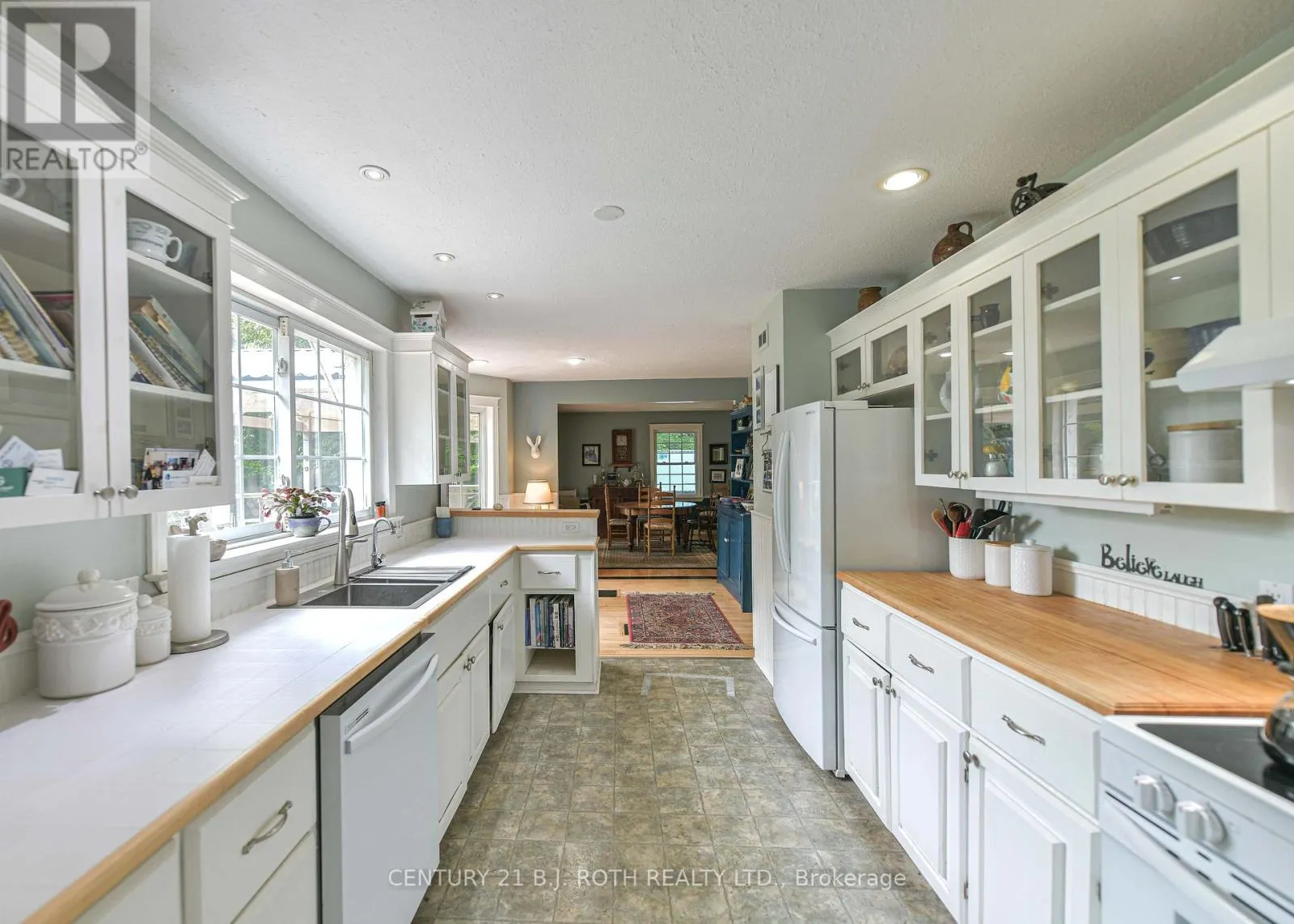 652 WARMINSTER SIDE ROAD