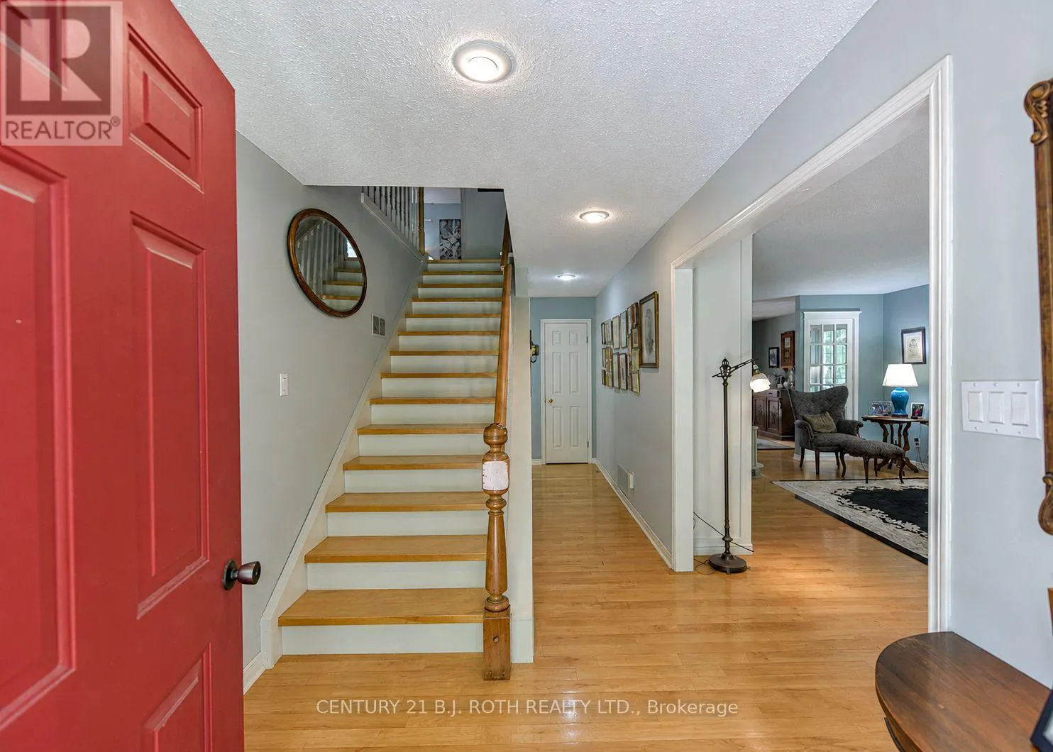 652 WARMINSTER SIDE ROAD