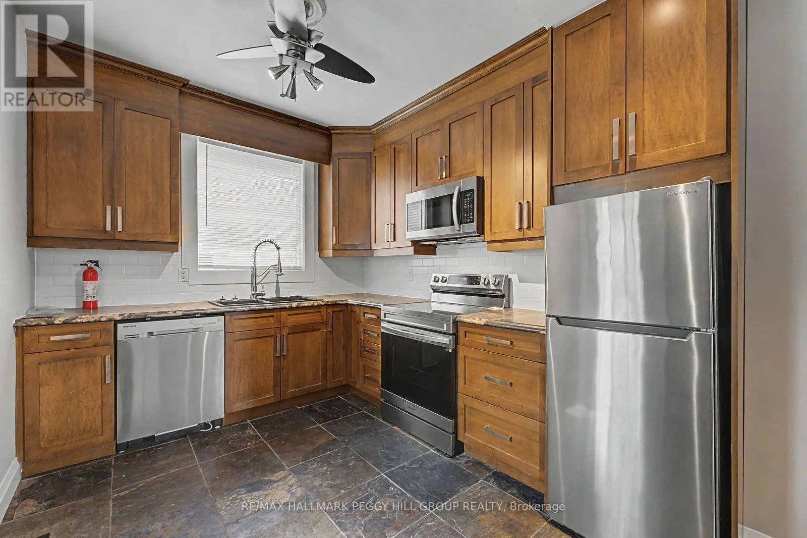 173 DUNLOP STREET W