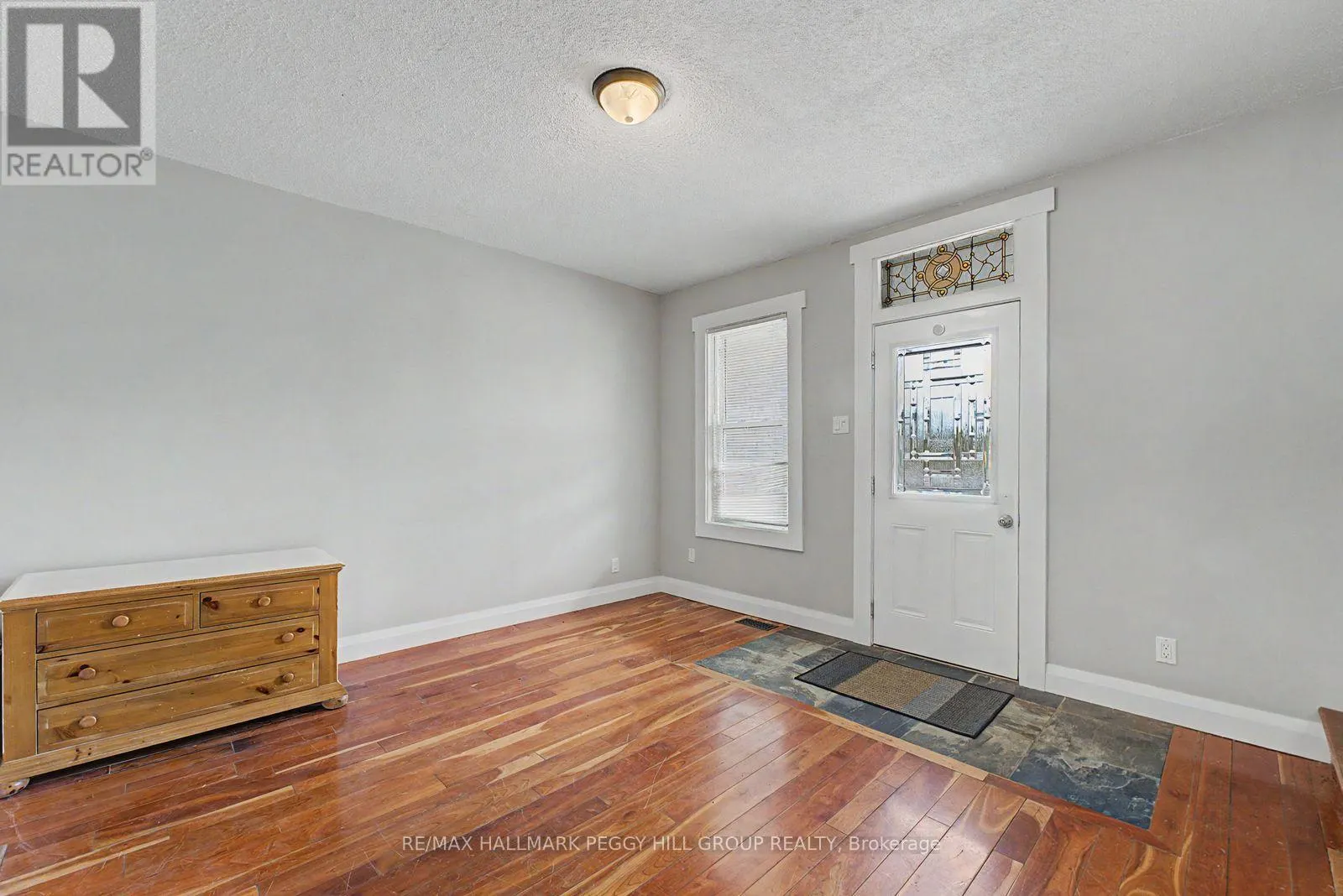 173 DUNLOP STREET W