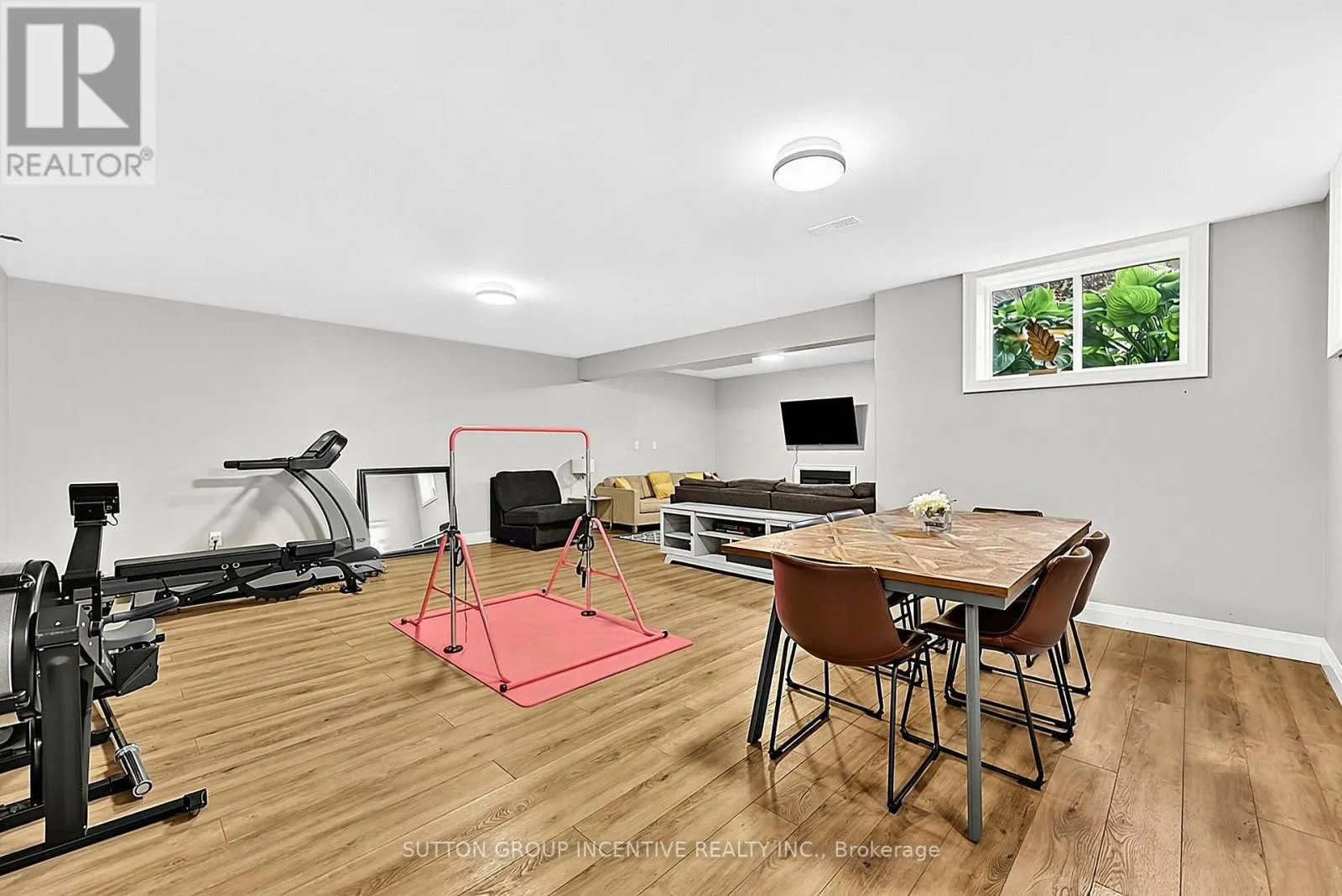 18 WENDAT TRAIL