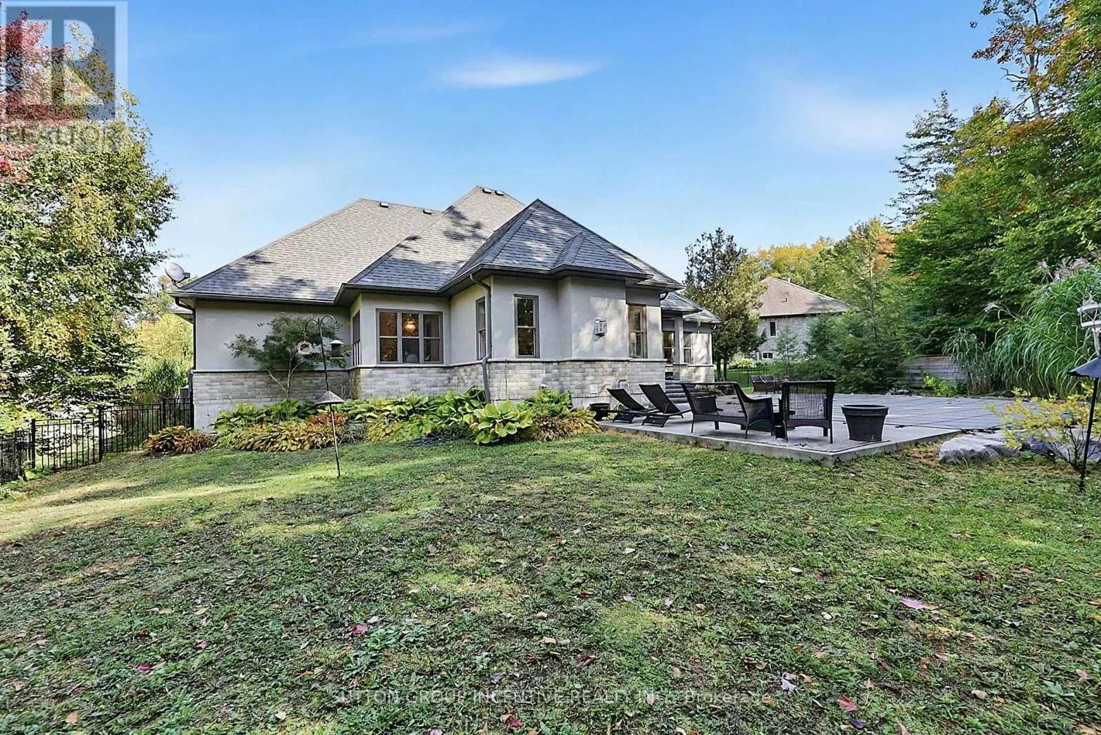 18 WENDAT TRAIL