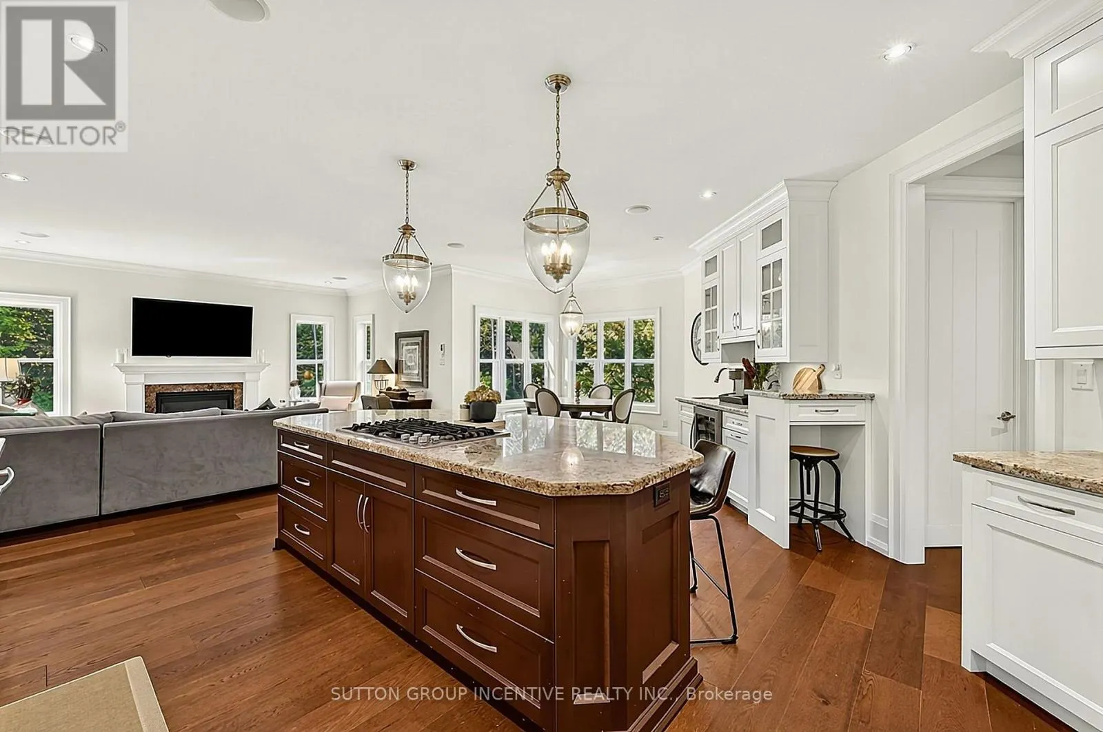 18 WENDAT TRAIL