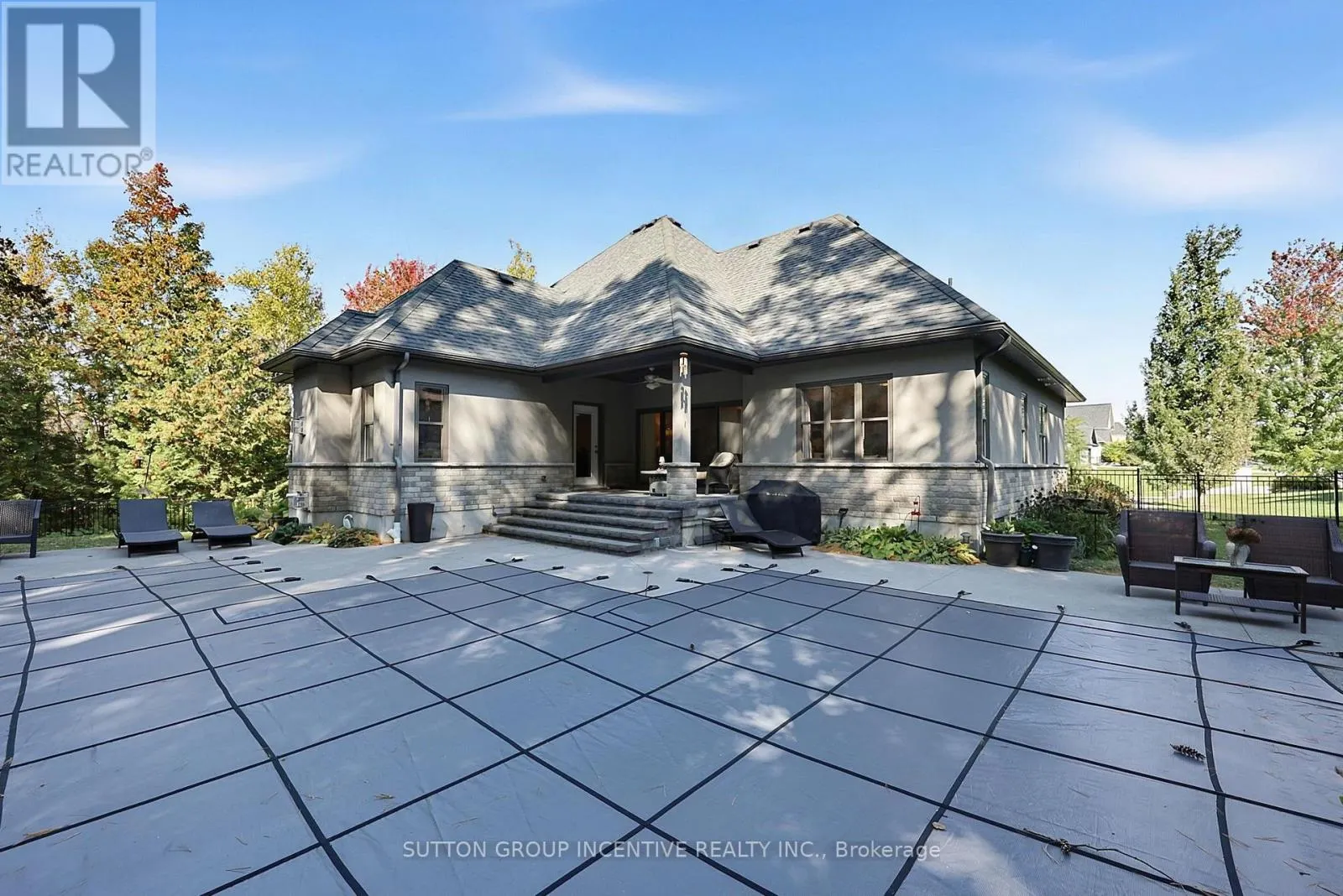 18 WENDAT TRAIL