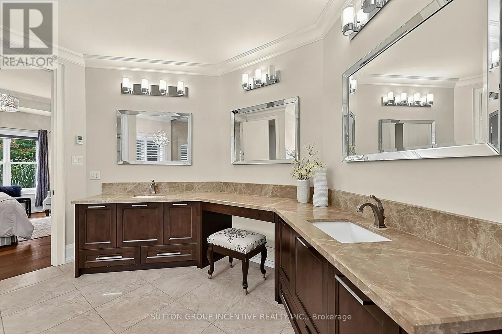 18 WENDAT TRAIL