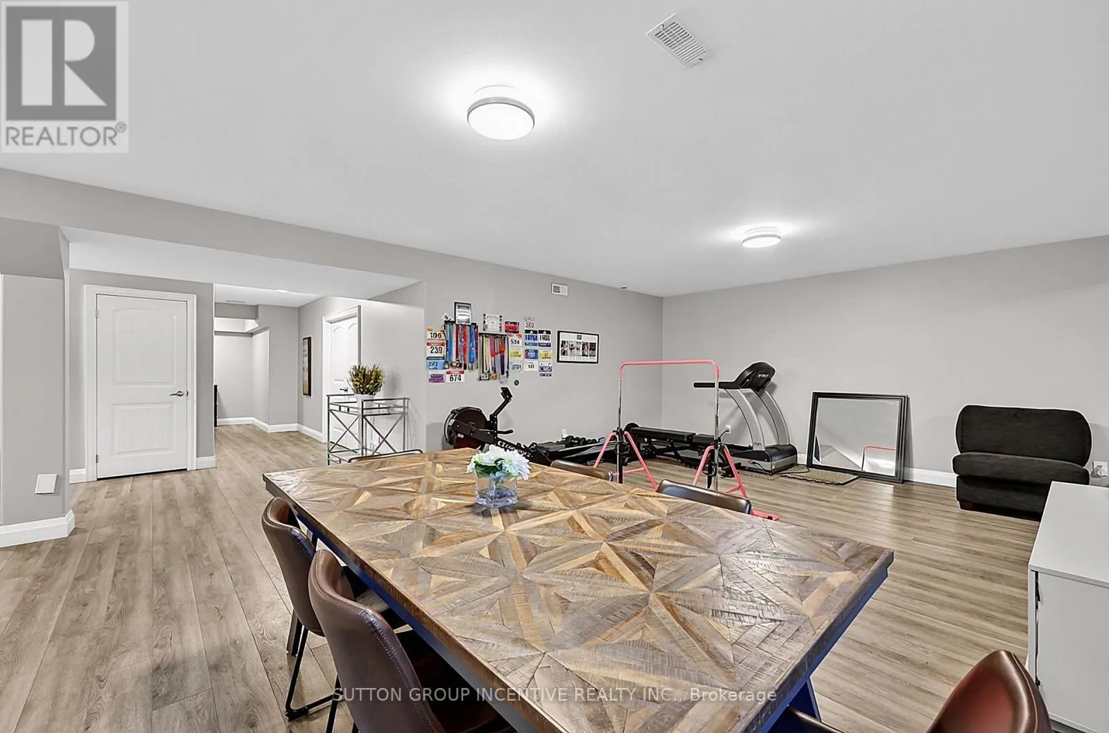 18 WENDAT TRAIL