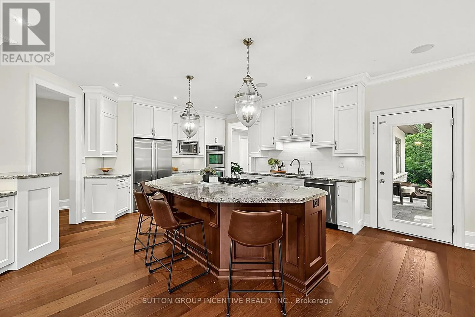 18 WENDAT TRAIL