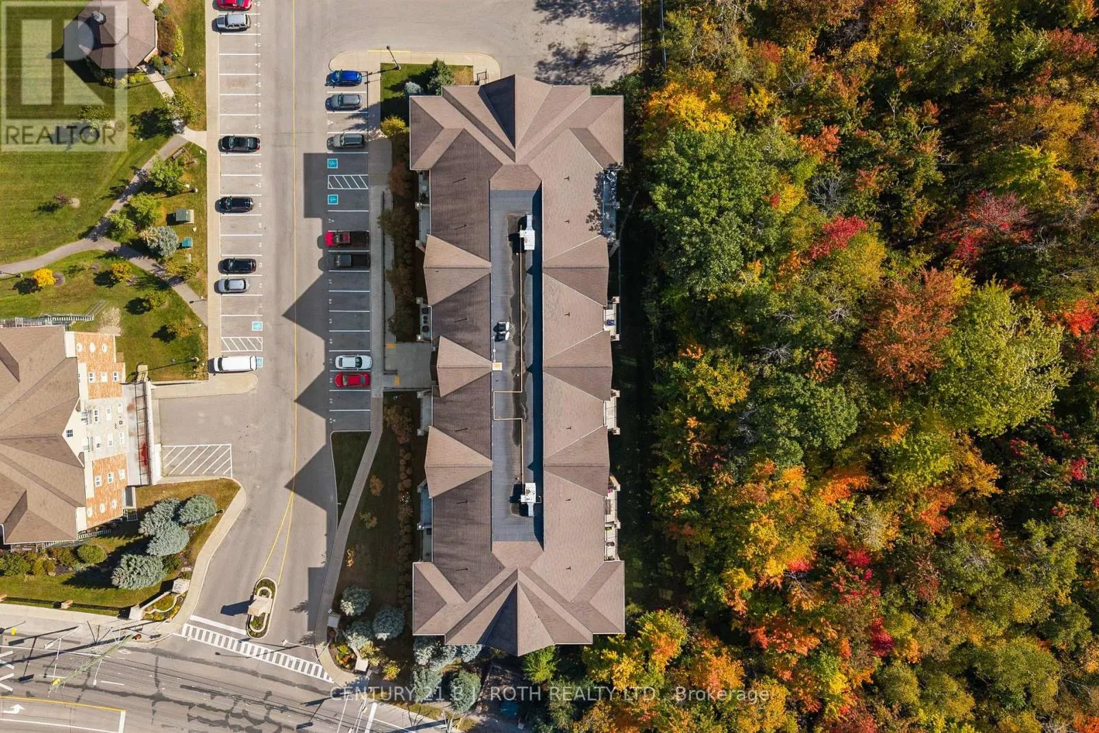303 - 41 FERNDALE DRIVE S