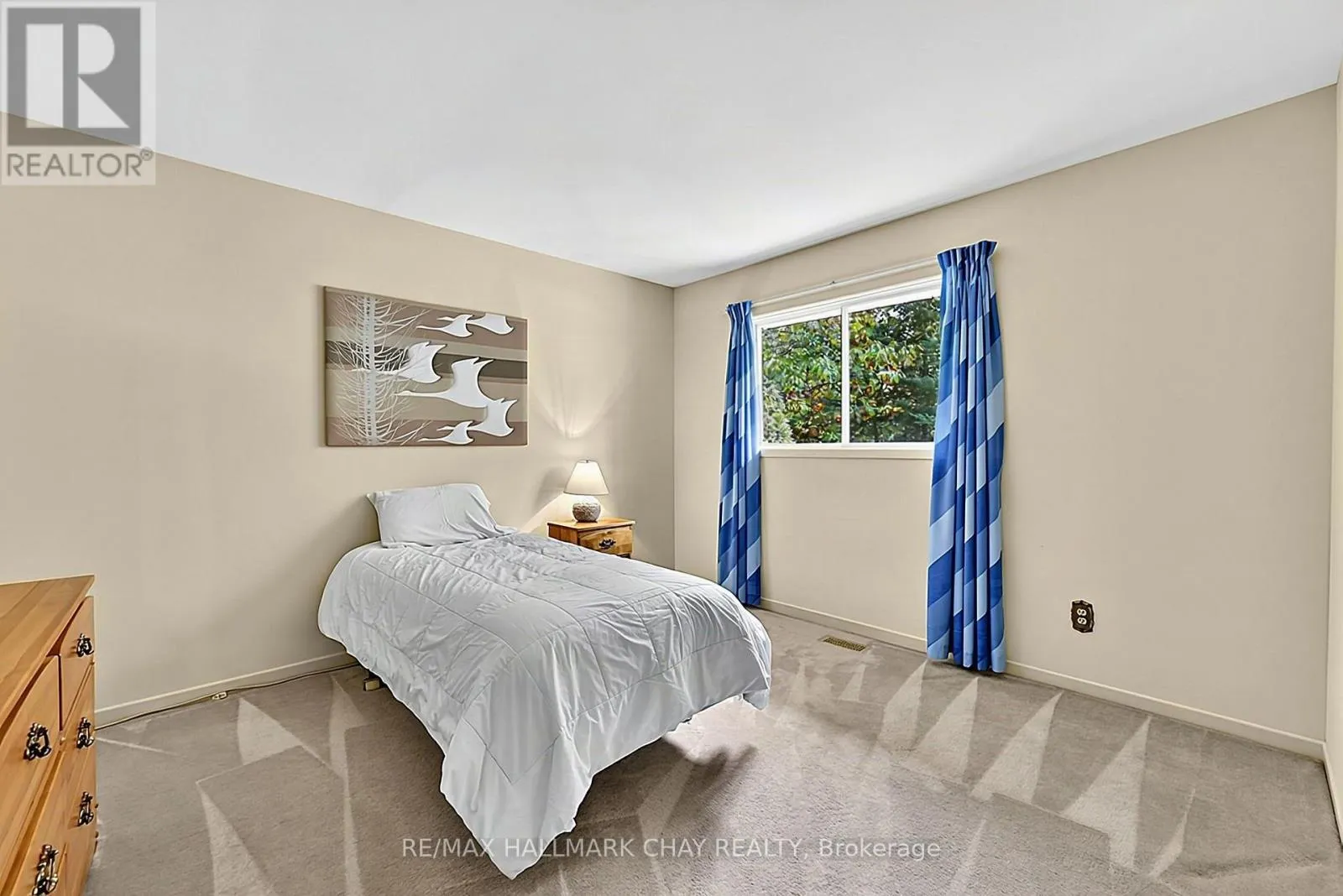 4 BINNIE DRIVE