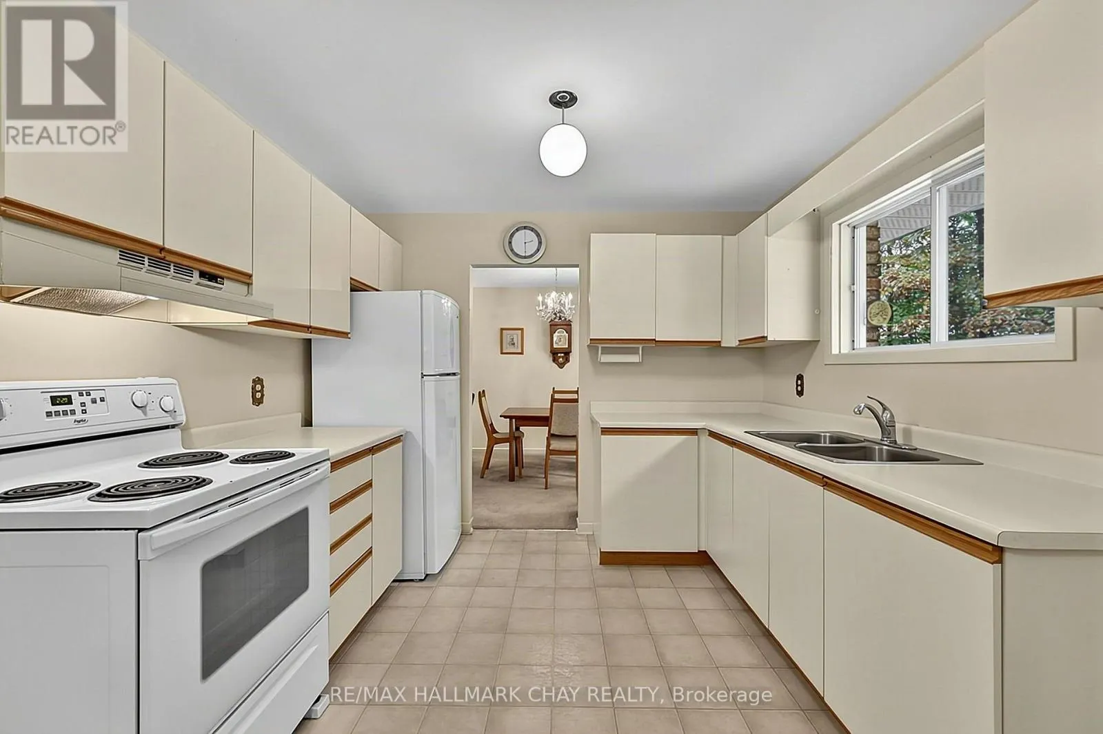 4 BINNIE DRIVE