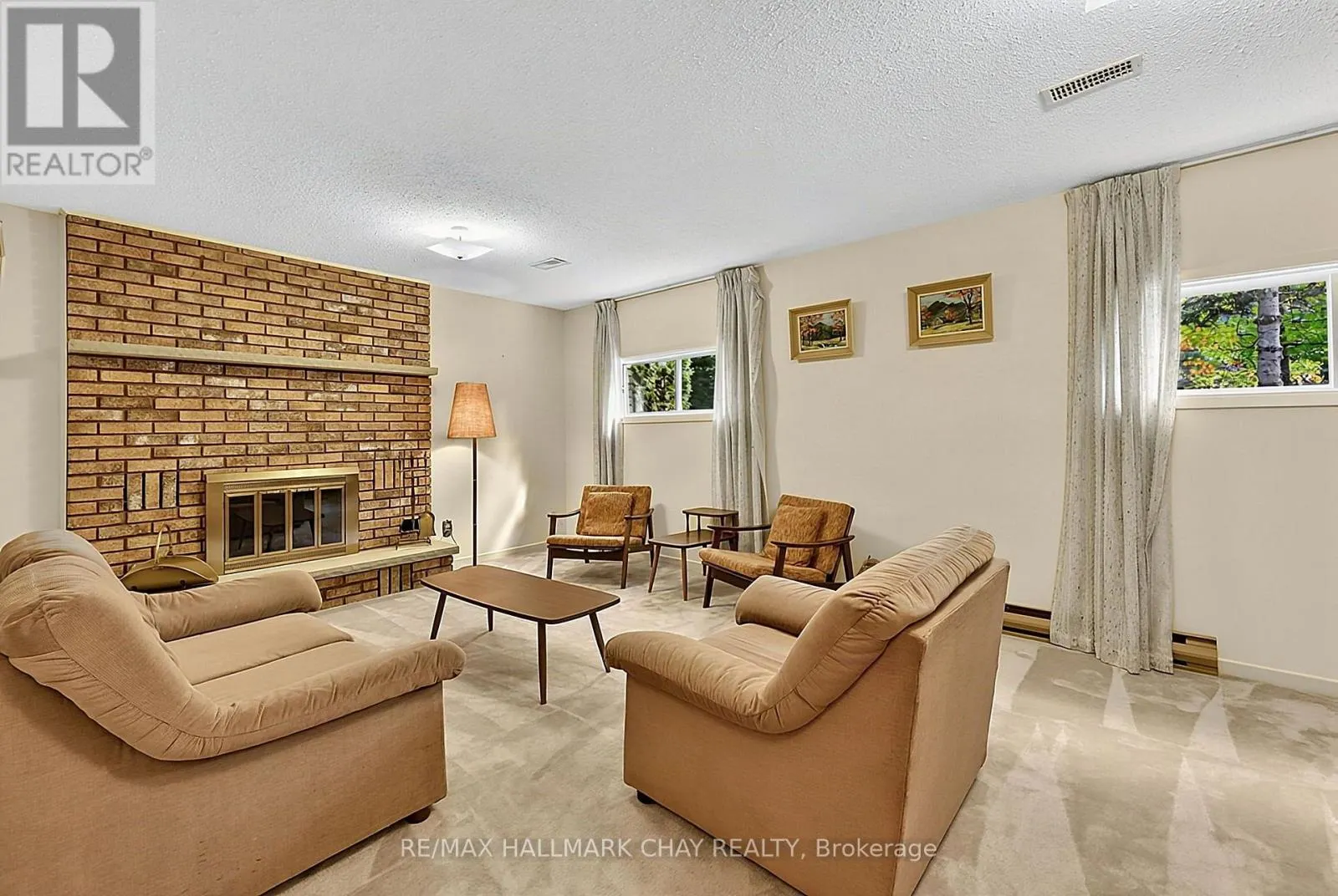 4 BINNIE DRIVE