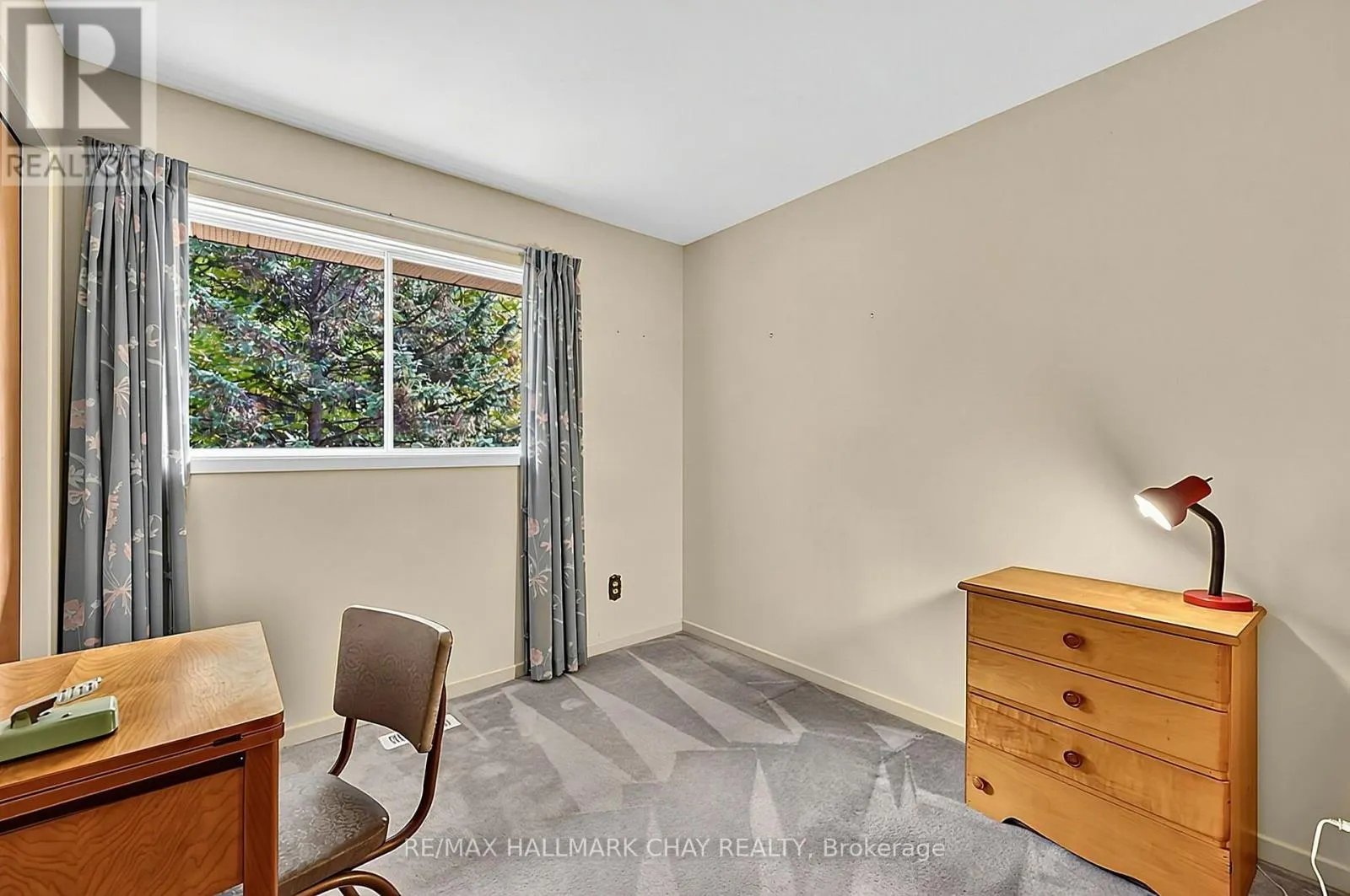 4 BINNIE DRIVE
