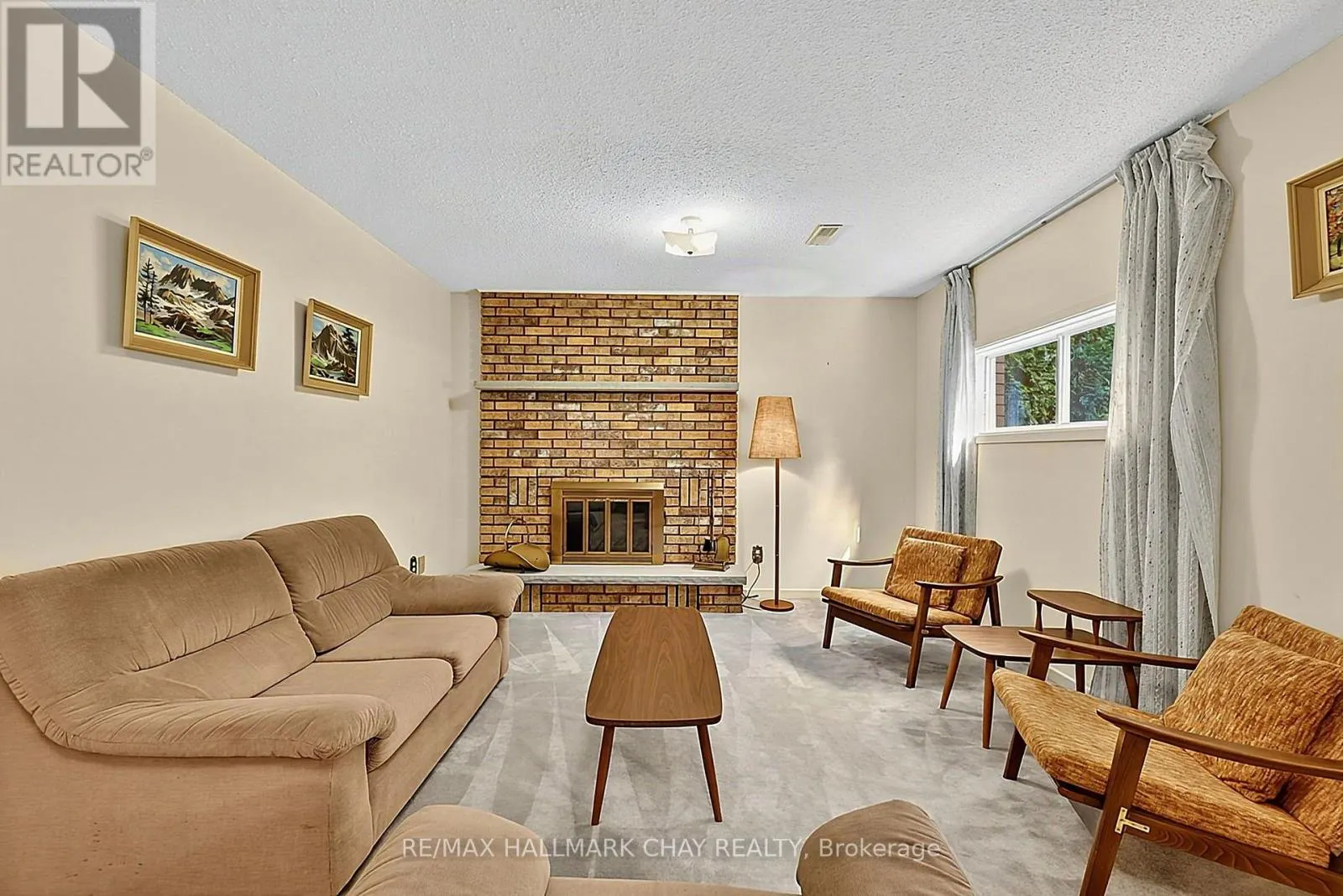 4 BINNIE DRIVE