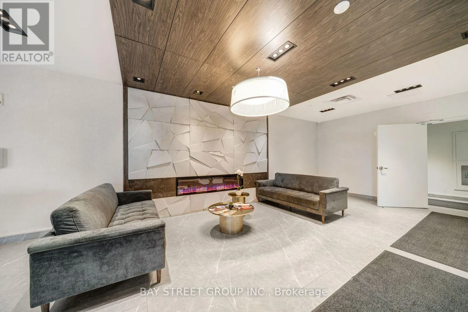 1011 - 58 LAKESIDE TERRACE