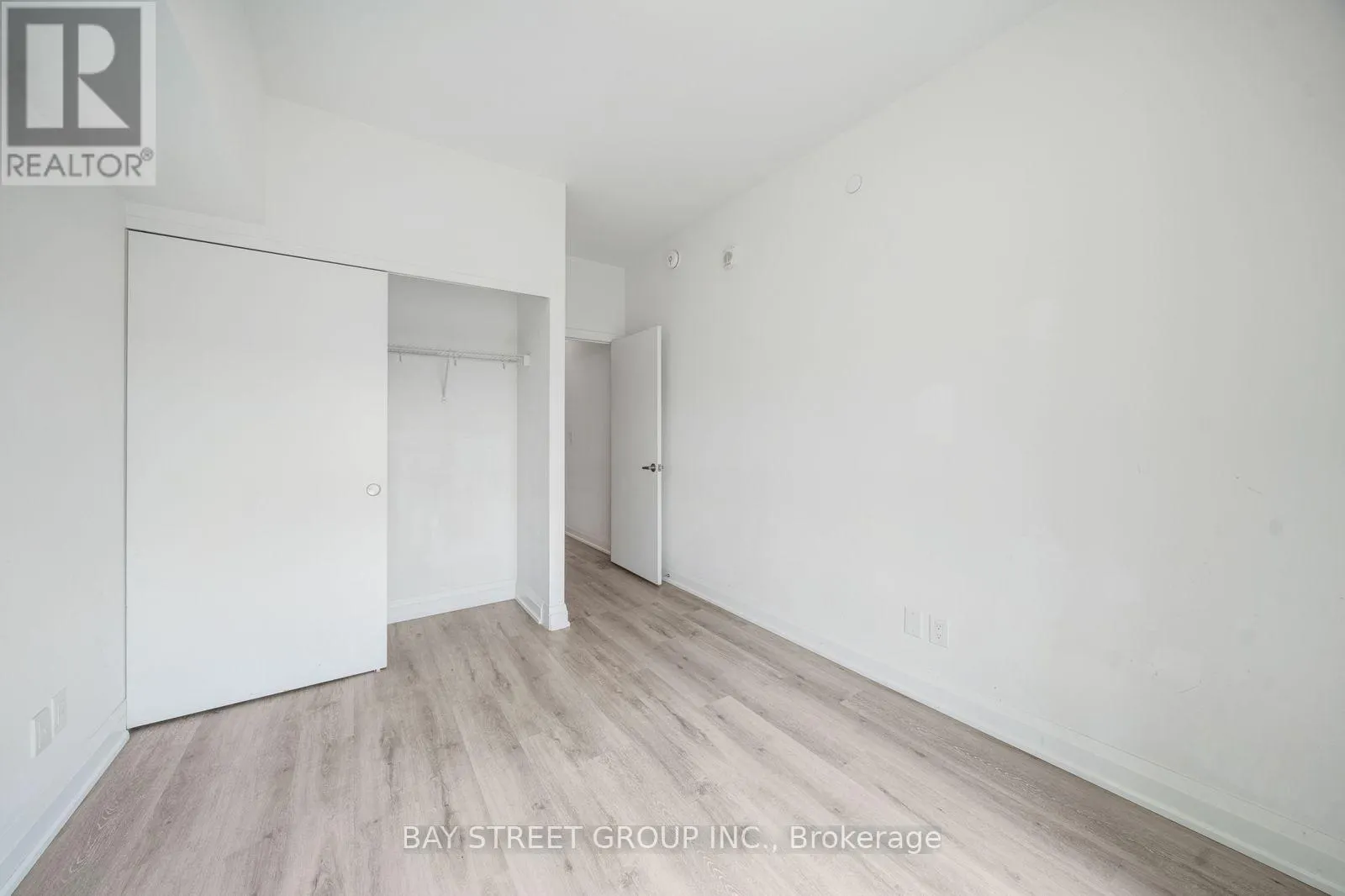 1011 - 58 LAKESIDE TERRACE
