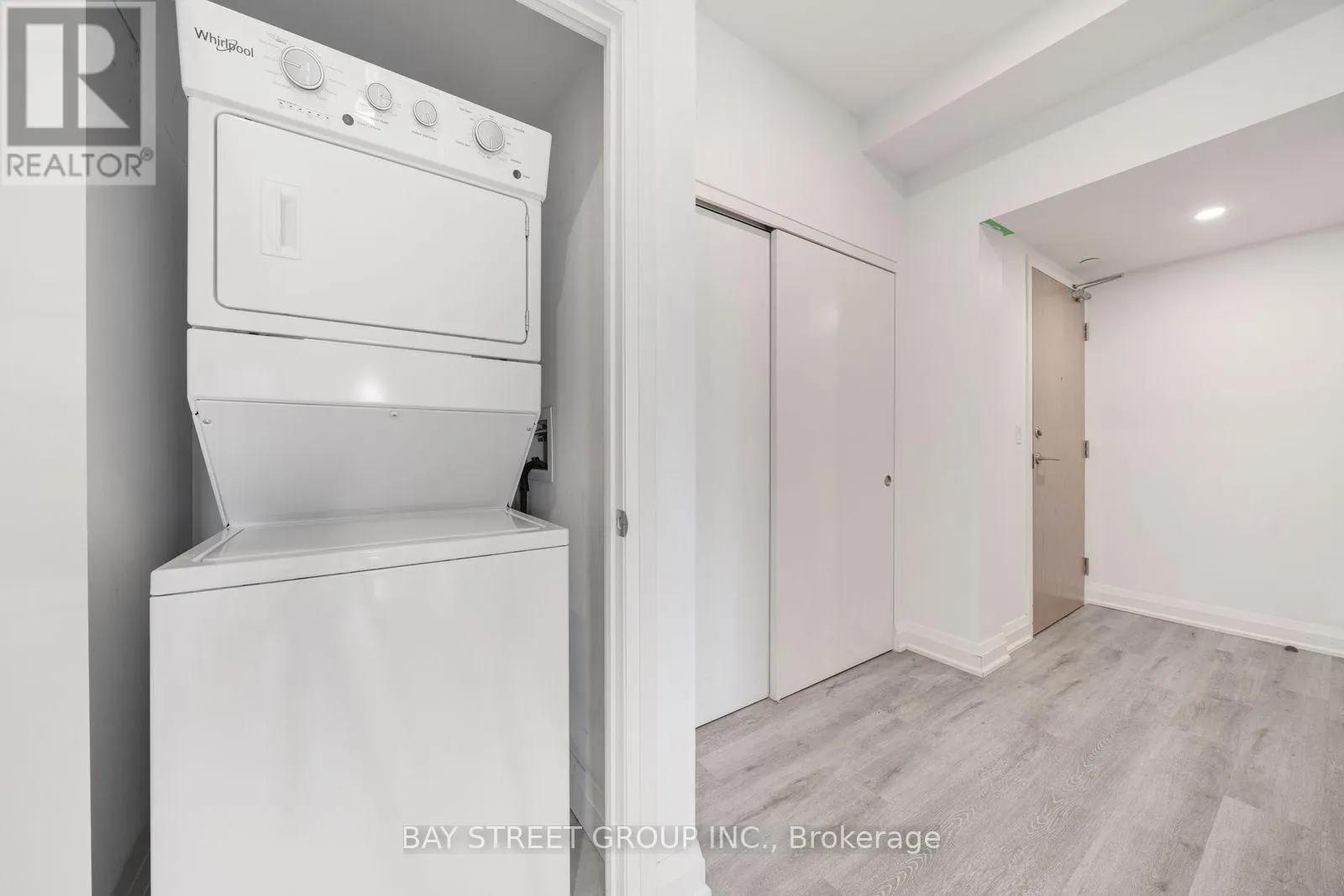 1011 - 58 LAKESIDE TERRACE