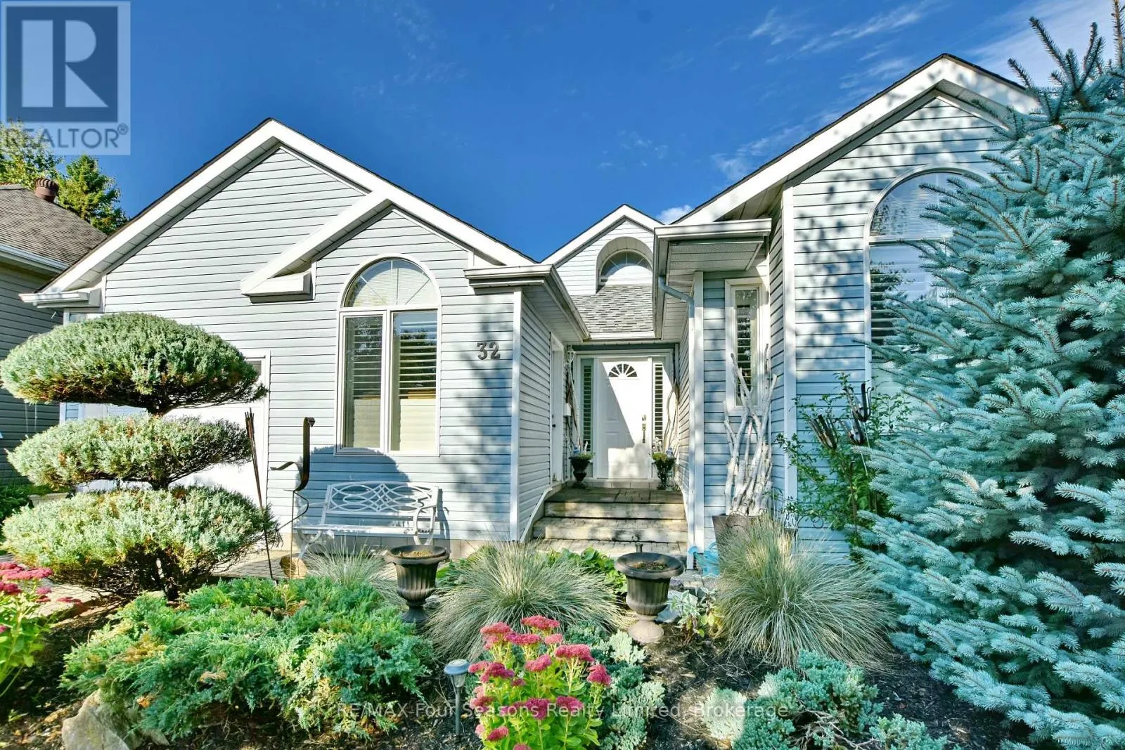 32 NETTLETON COURT