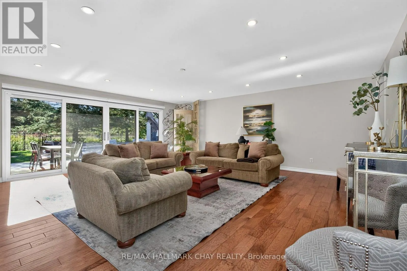 98 IDLEWOOD DRIVE