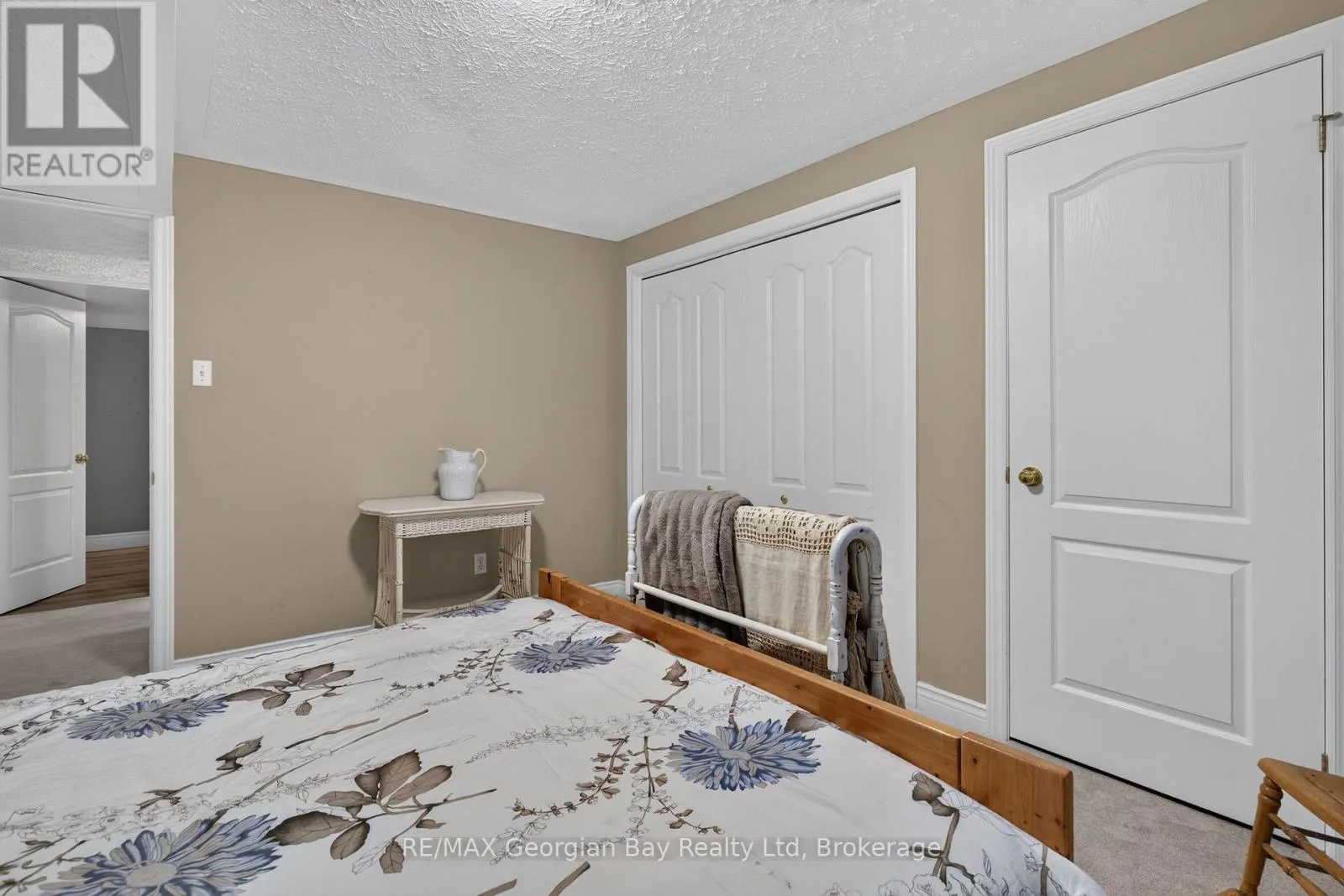 5 - 90 THOMPSONS ROAD #5