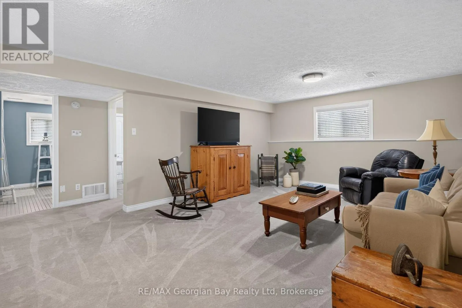 5 - 90 THOMPSONS ROAD #5