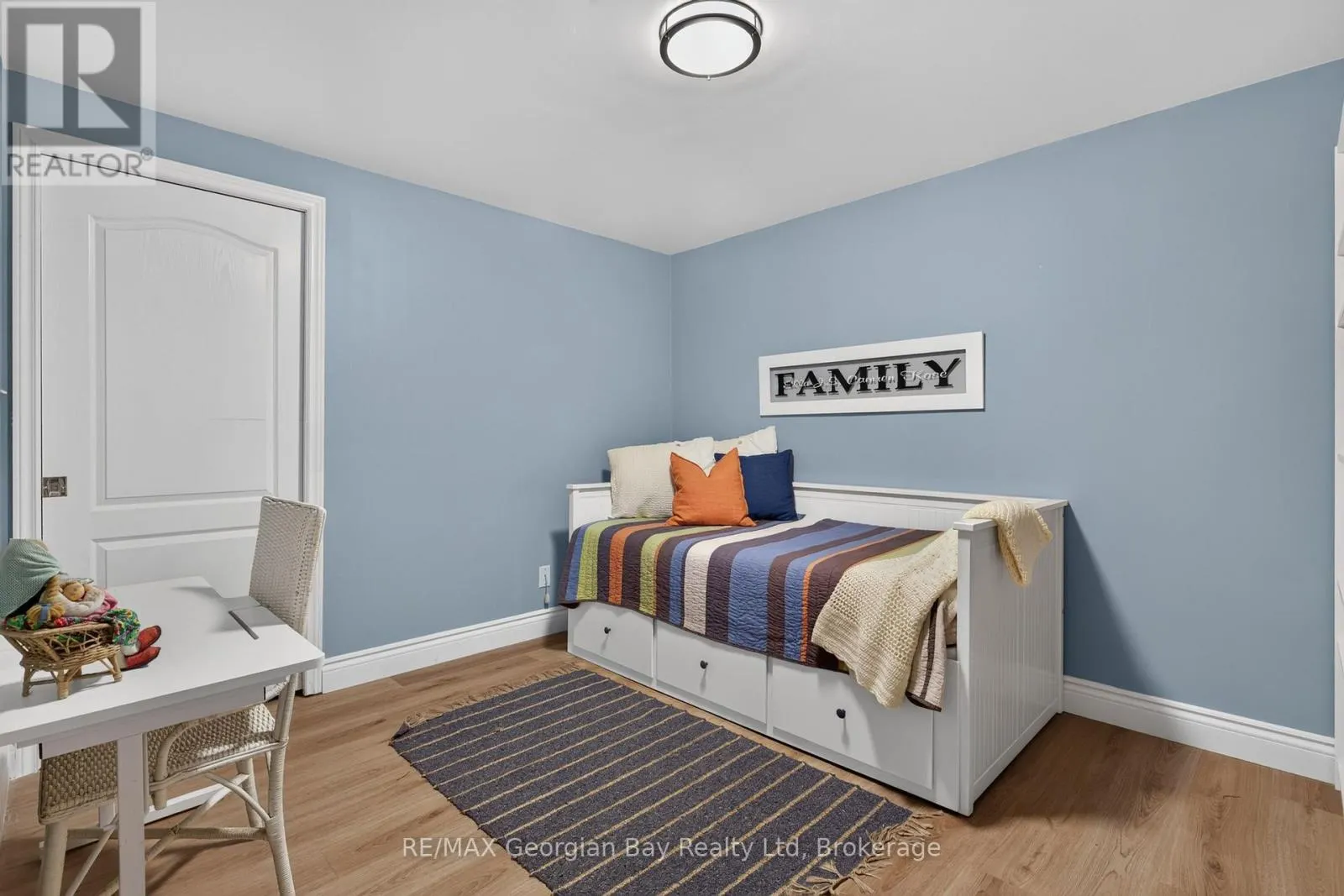 5 - 90 THOMPSONS ROAD #5