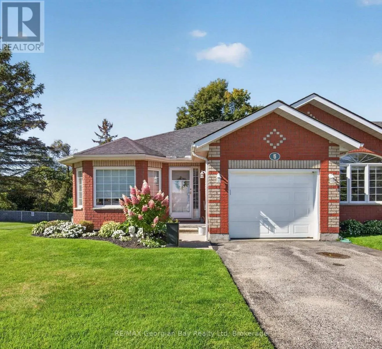5 - 90 THOMPSONS ROAD #5