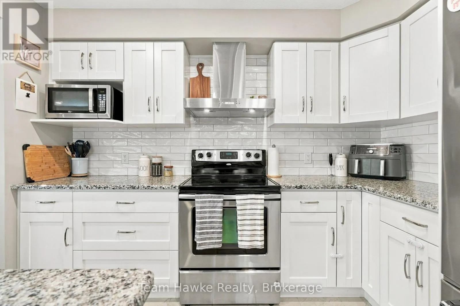 952 COOK DRIVE
