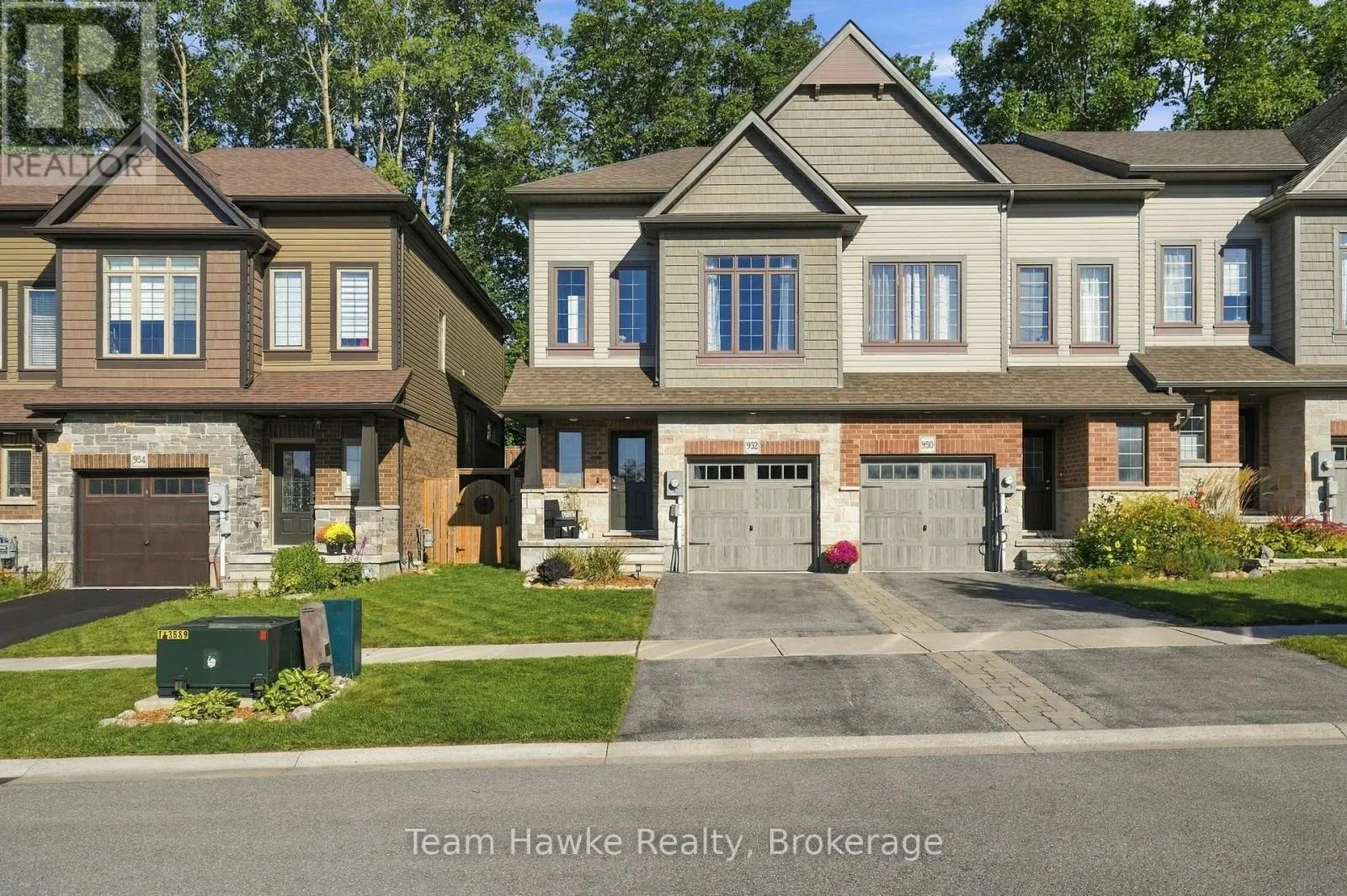 952 COOK DRIVE