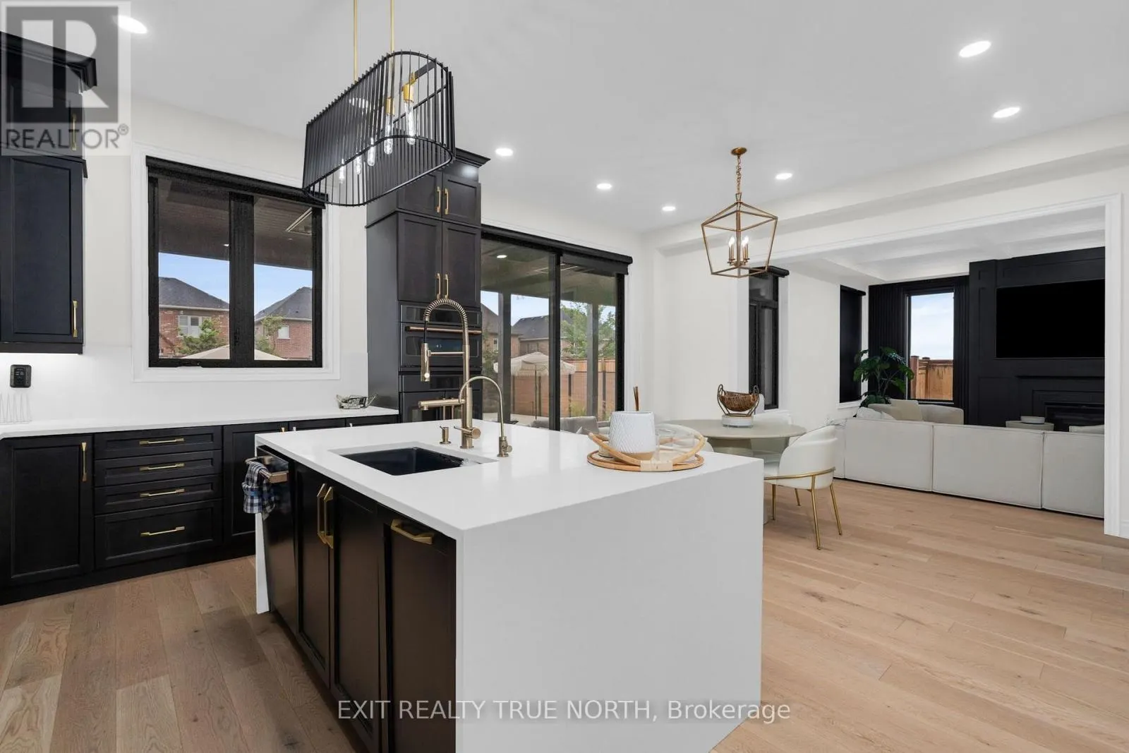 106 RUGMAN CRESCENT