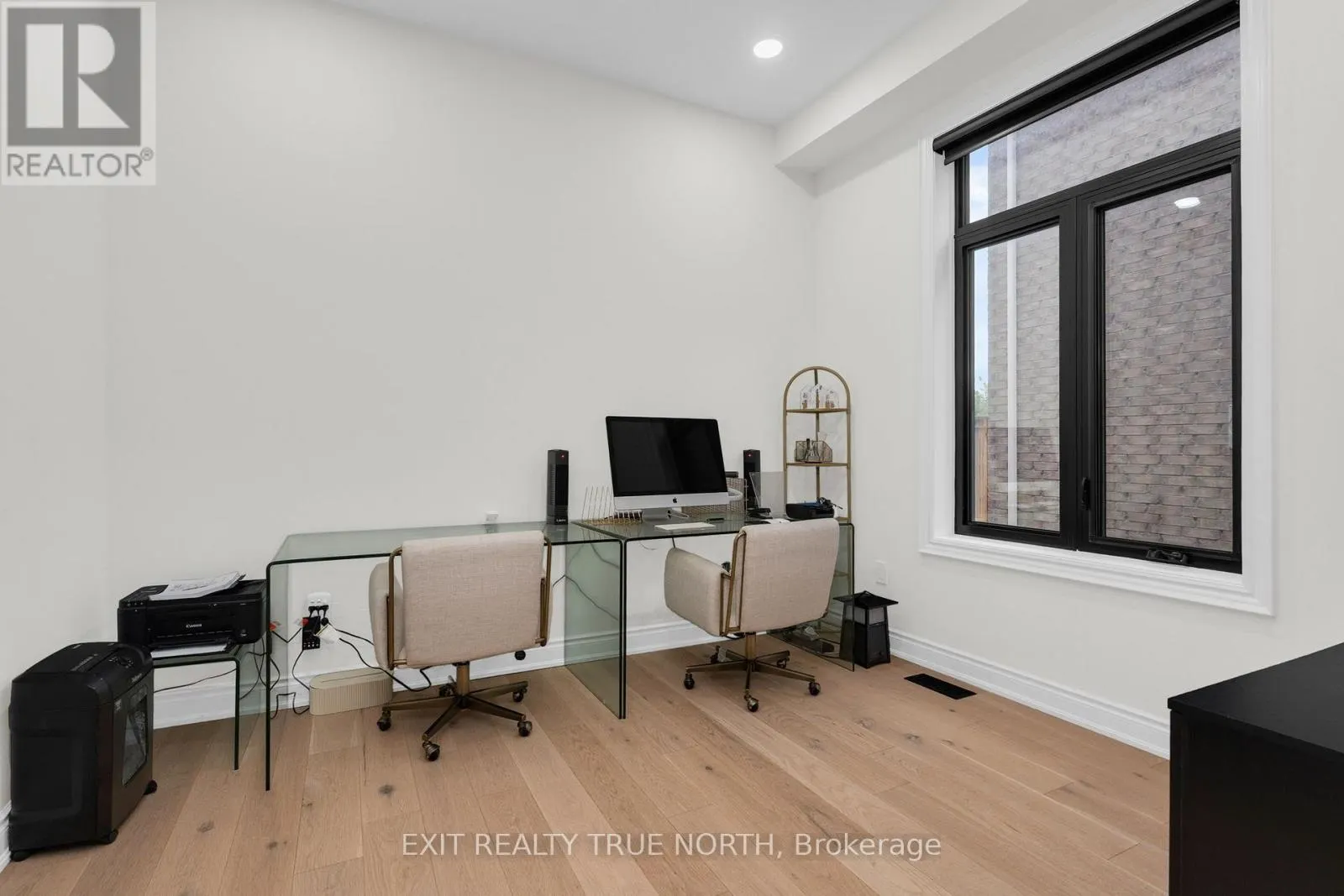 106 RUGMAN CRESCENT