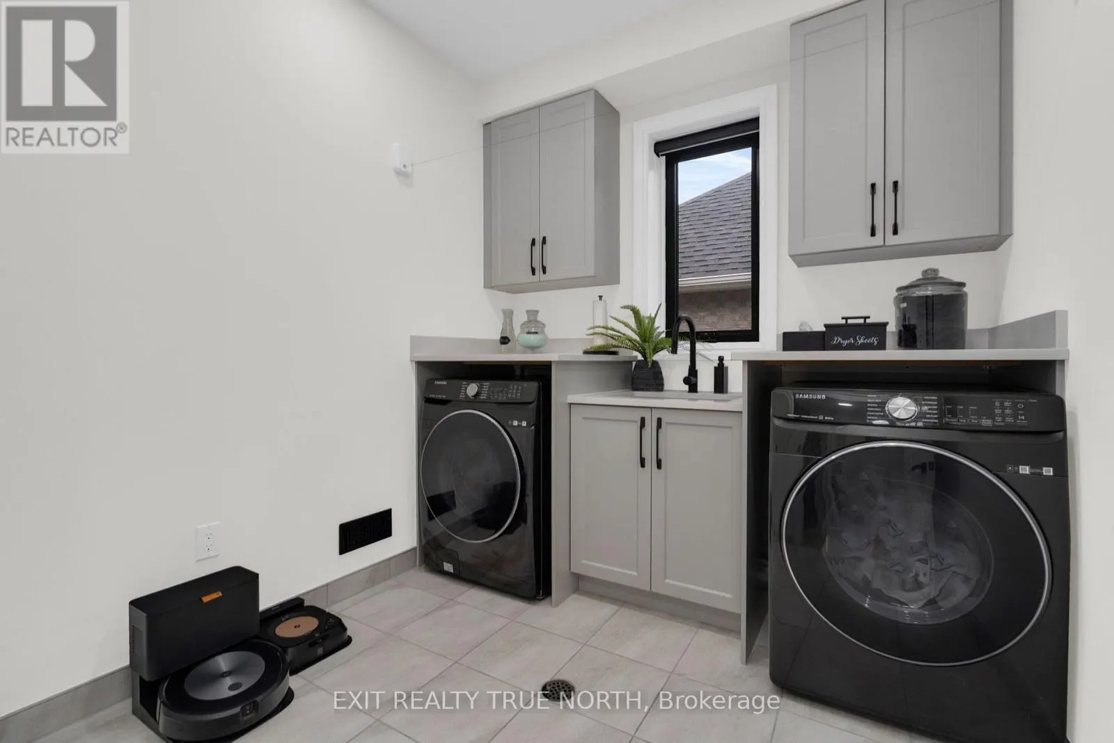 106 RUGMAN CRESCENT