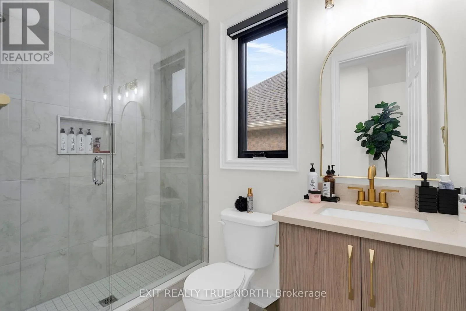 106 RUGMAN CRESCENT
