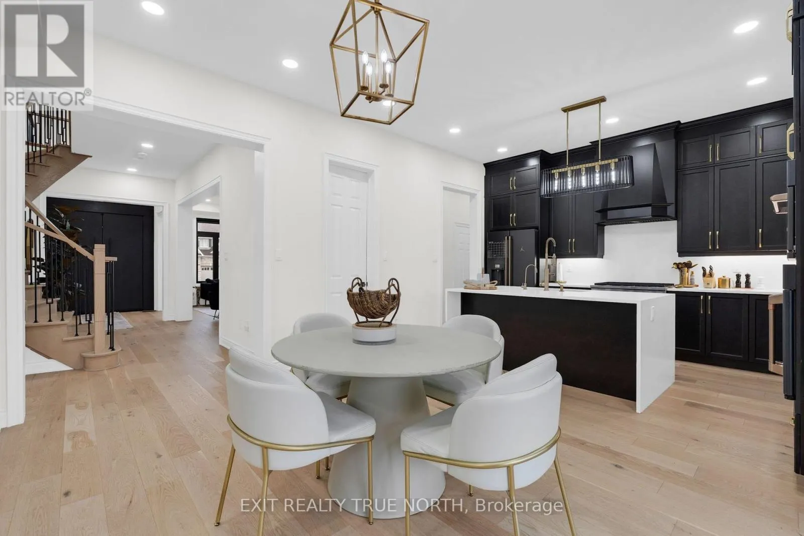 106 RUGMAN CRESCENT