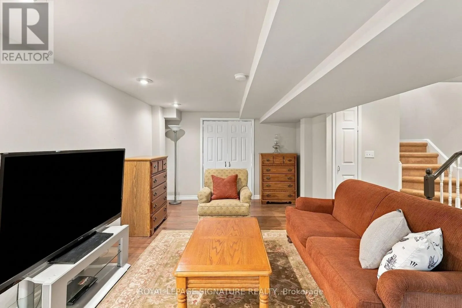 9 VALLEYMEDE COURT