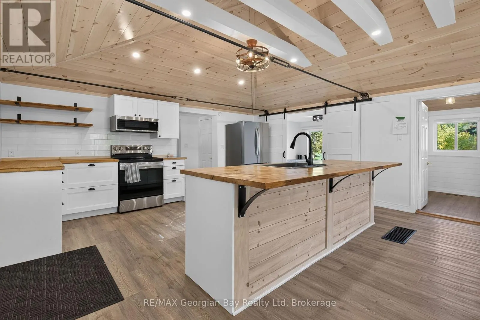 18 SALLOWS DRIVE