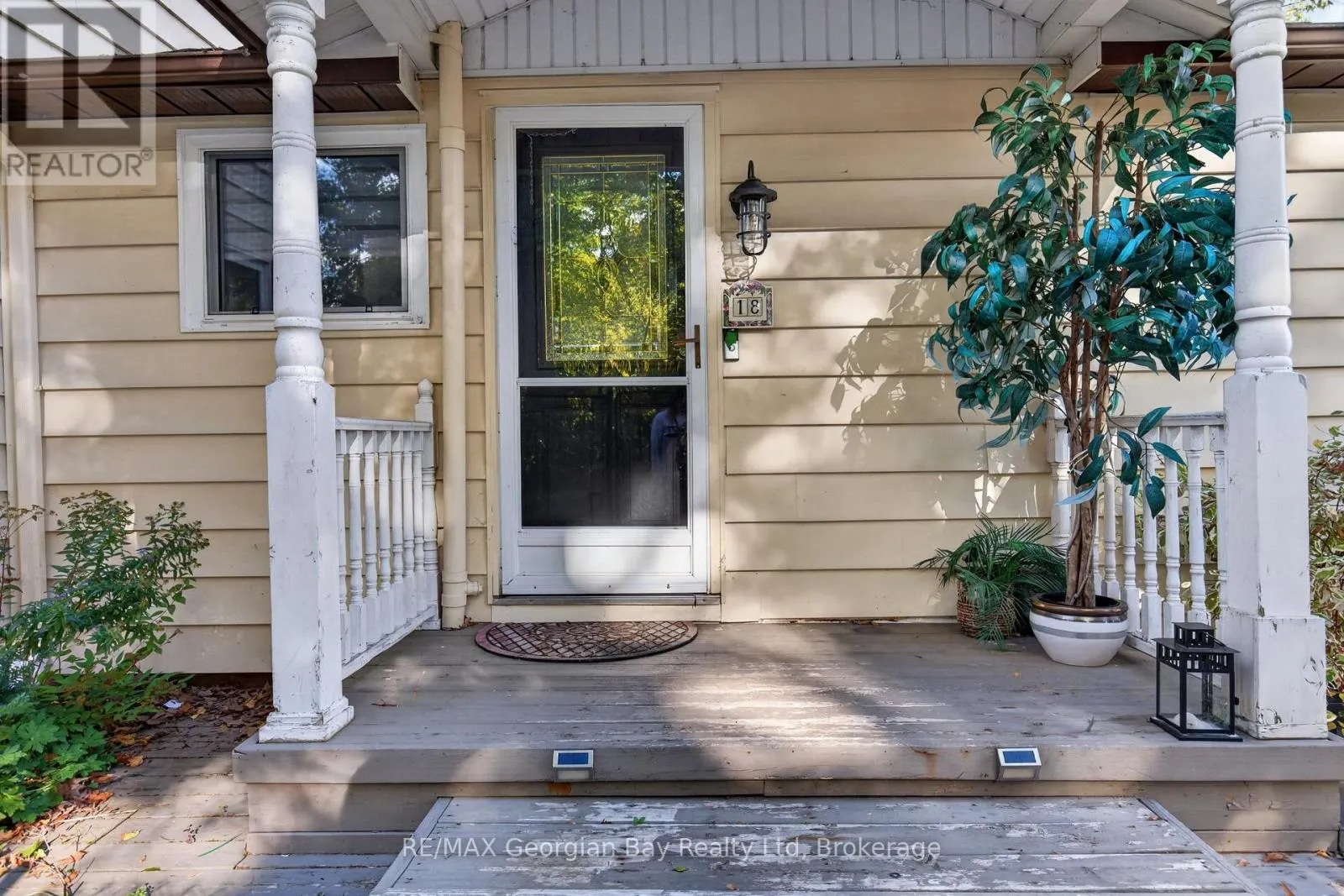 18 SALLOWS DRIVE