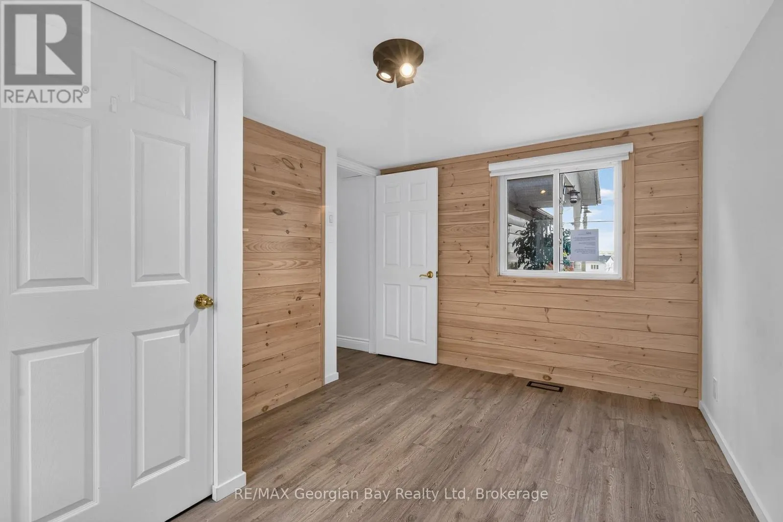 18 SALLOWS DRIVE