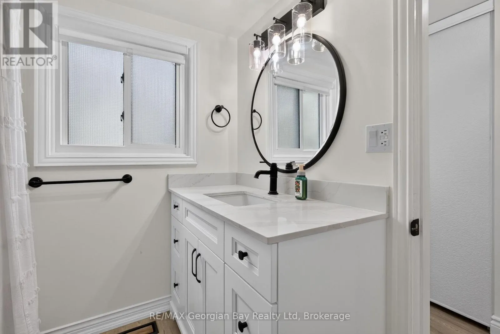 18 SALLOWS DRIVE
