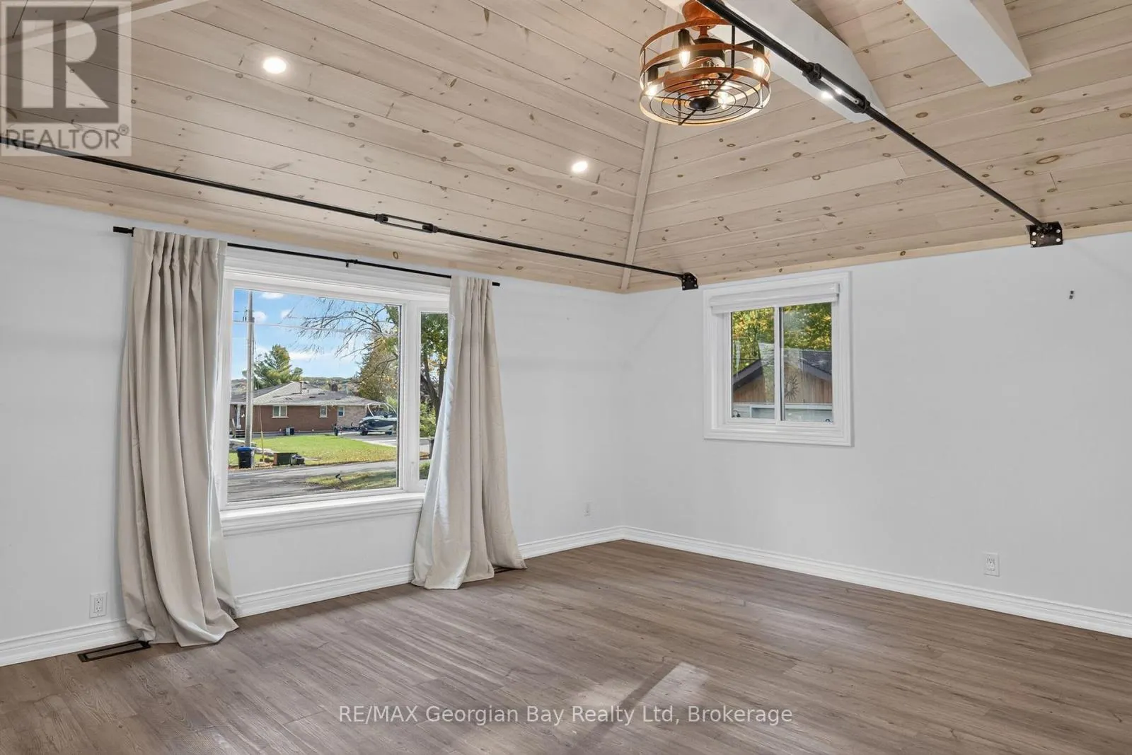 18 SALLOWS DRIVE