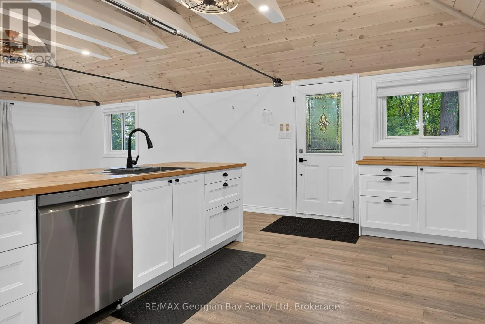 18 SALLOWS DRIVE