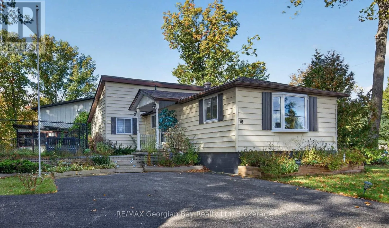 18 SALLOWS DRIVE