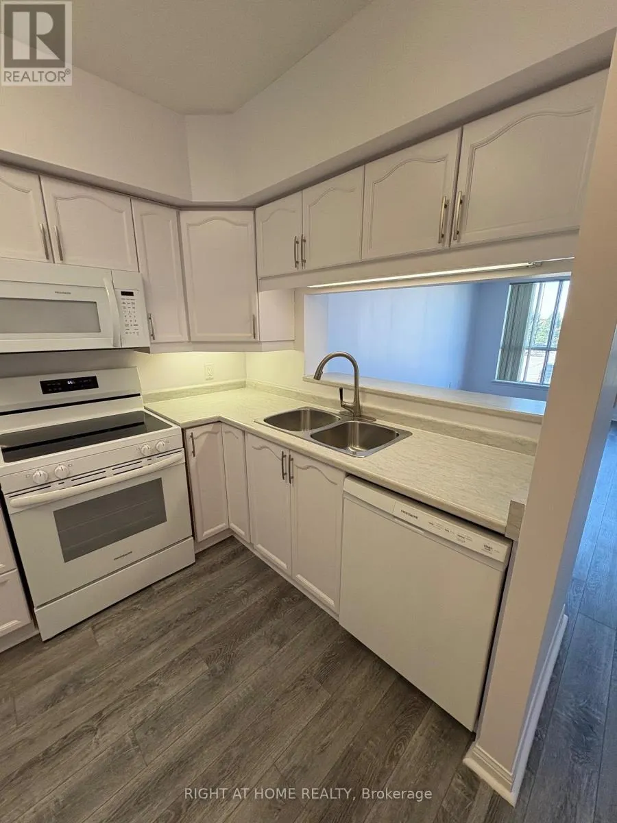 203 - 90 DEAN AVENUE