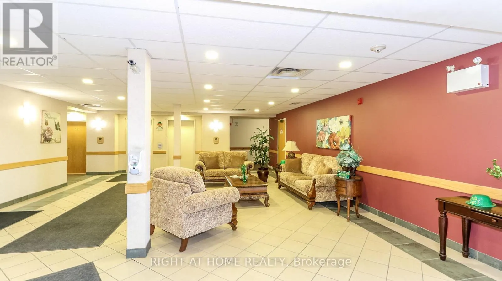 203 - 90 DEAN AVENUE