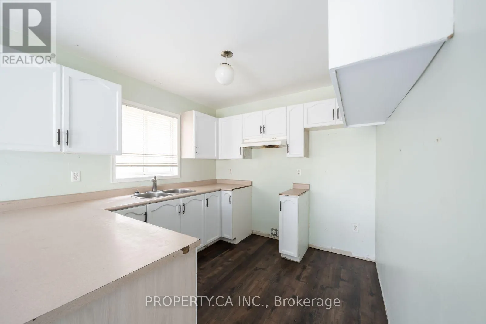 51 LEGGOTT AVENUE