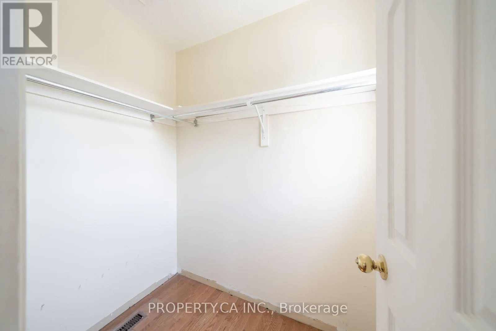 51 LEGGOTT AVENUE