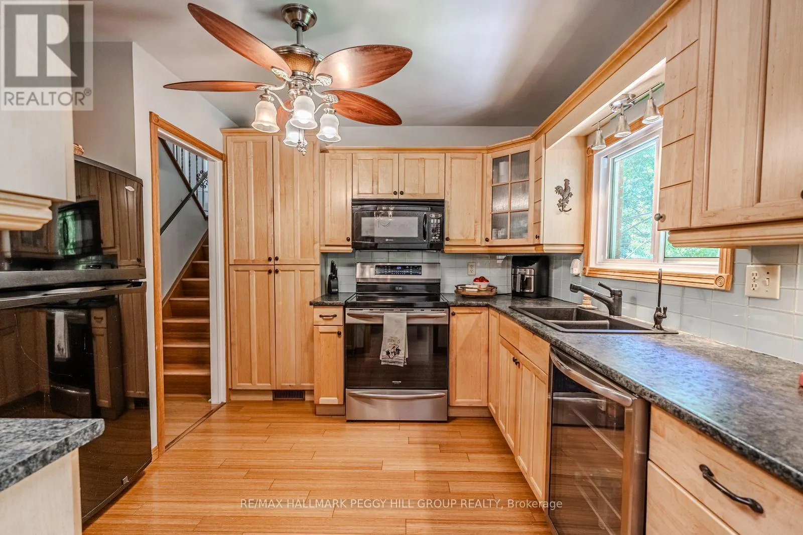 828 DOMINION AVENUE