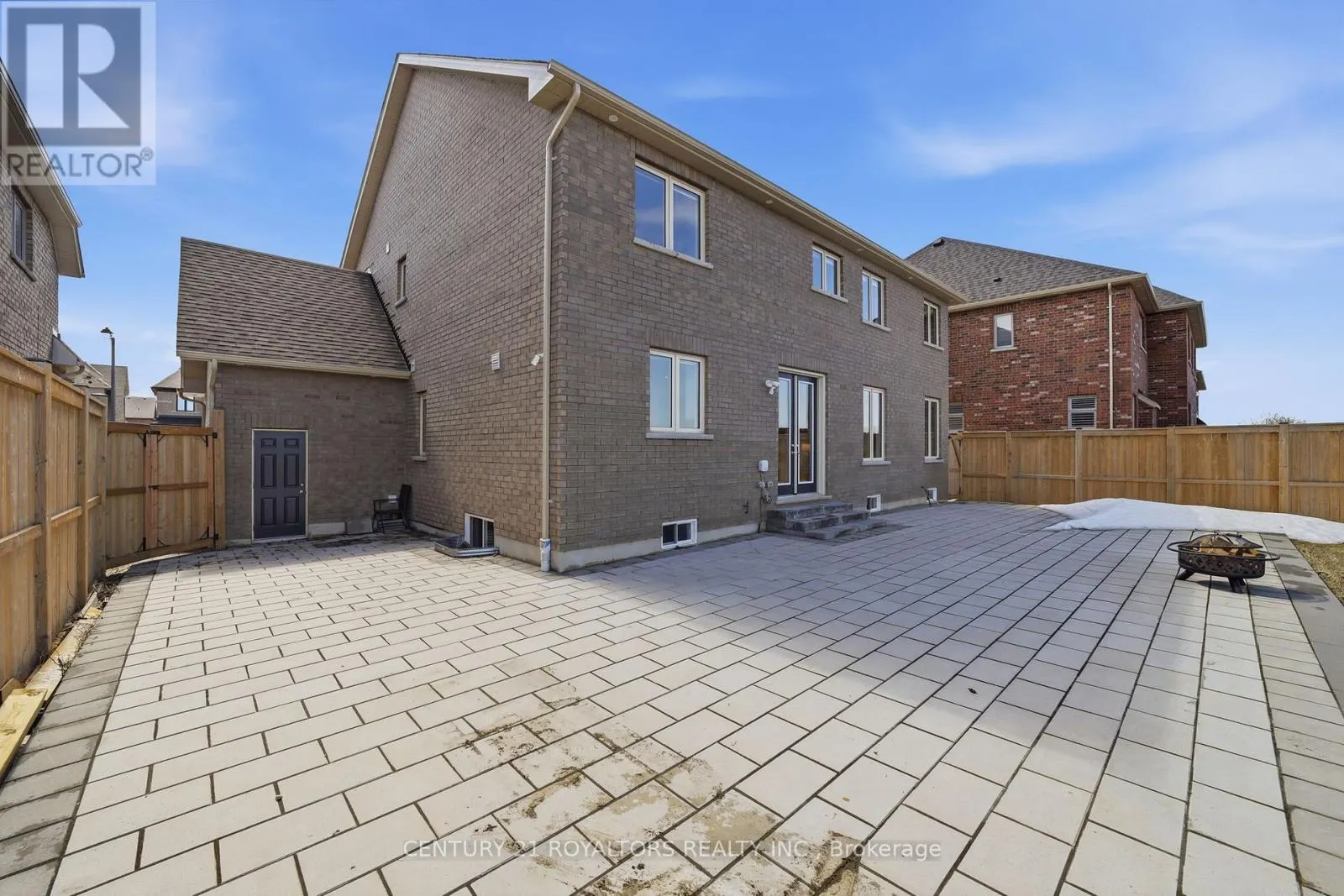 107 RUGMAN CRESCENT