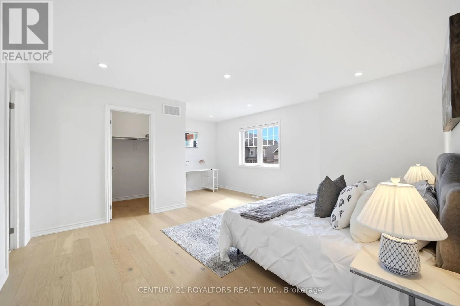 107 RUGMAN CRESCENT